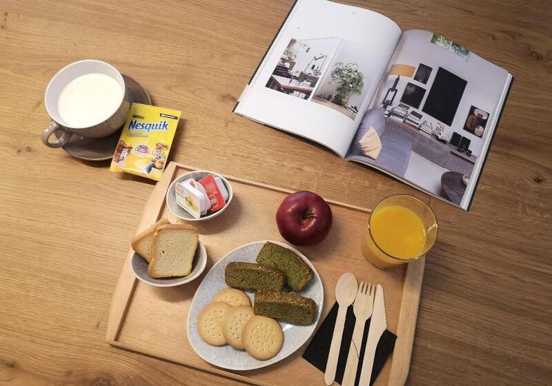 Хостел La França Travellers Adults Only