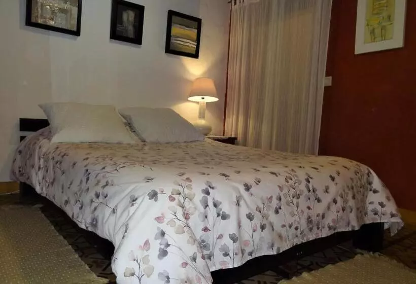 Hostelli La Solana, Alojamiento Y Alfarería