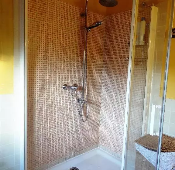 Hostelli La Solana, Alojamiento Y Alfarería