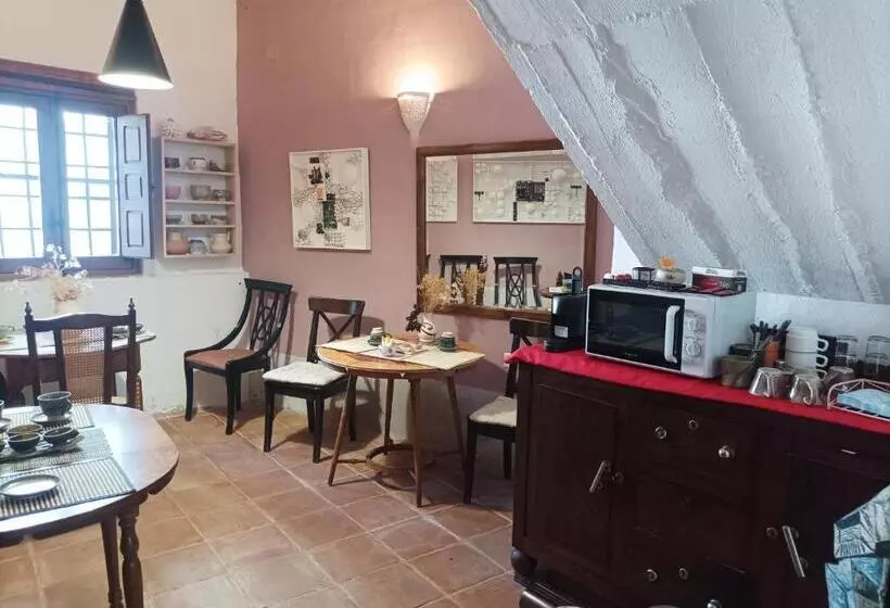 Hostelli La Solana, Alojamiento Y Alfarería