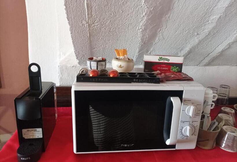 مسافرخانه La Solana, Alojamiento Y Alfarería