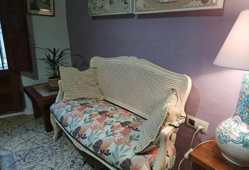 Hostelli La Solana, Alojamiento Y Alfarería