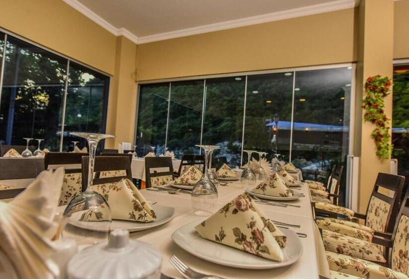 בית מלון כפרי Hill River