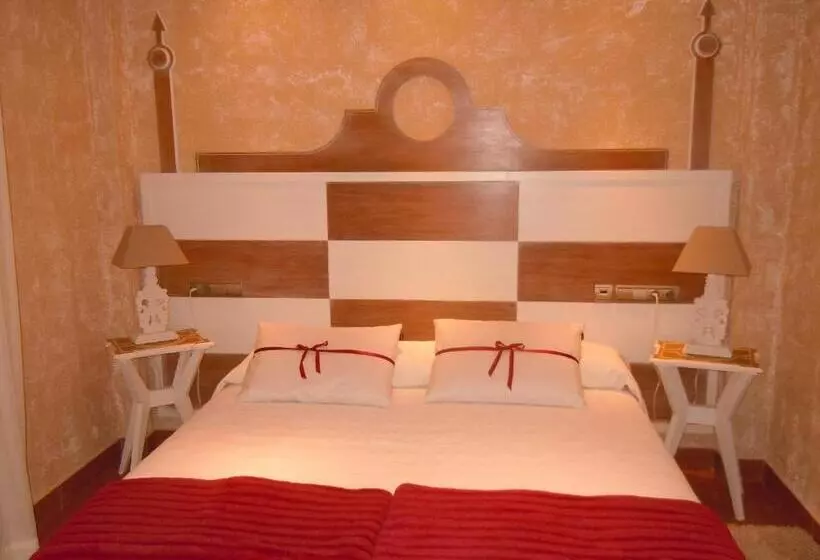 Hotelli Posada La Torre De Los Isla & Spa