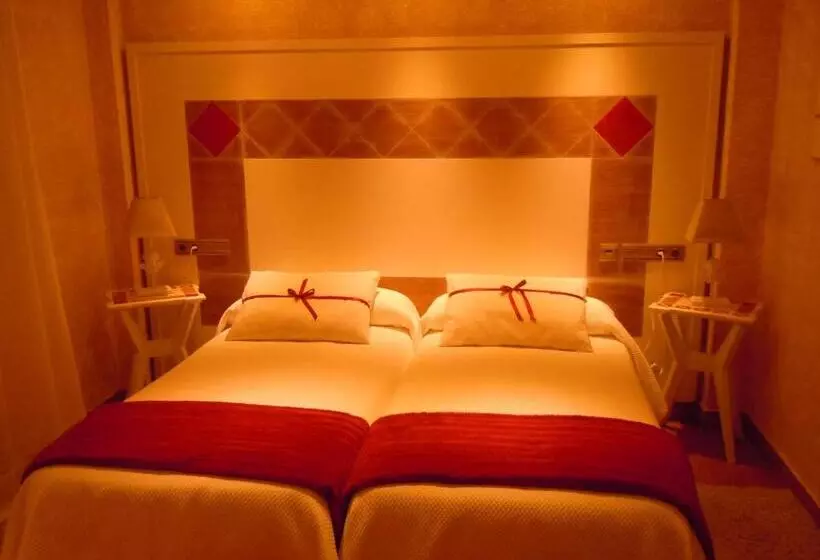 Hotelli Posada La Torre De Los Isla & Spa