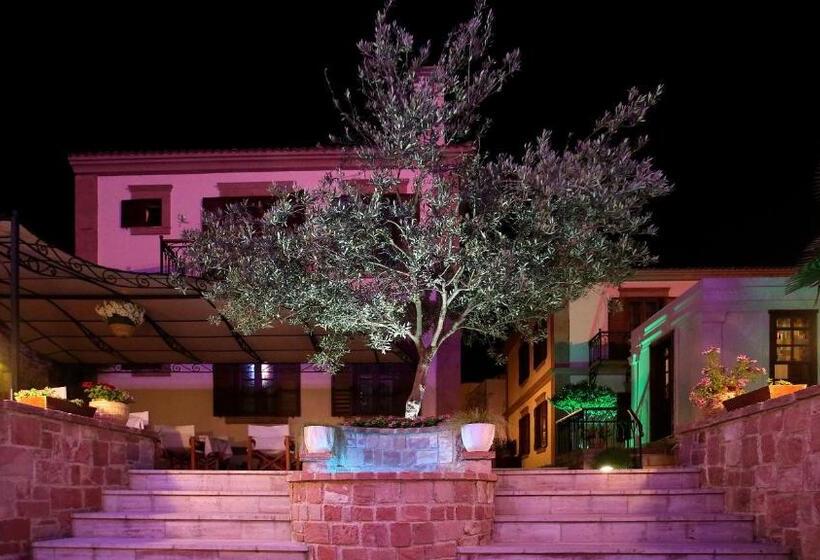 בית מלון כפרי Yundantik Cunda Konaklari