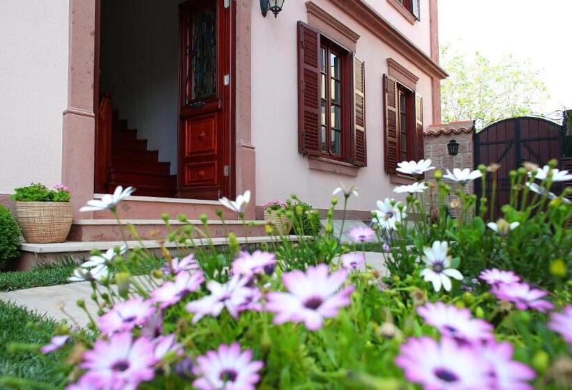 בית מלון כפרי Yundantik Cunda Konaklari