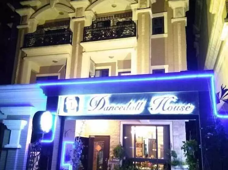 تختخواب و صبحانه Dancedoll House