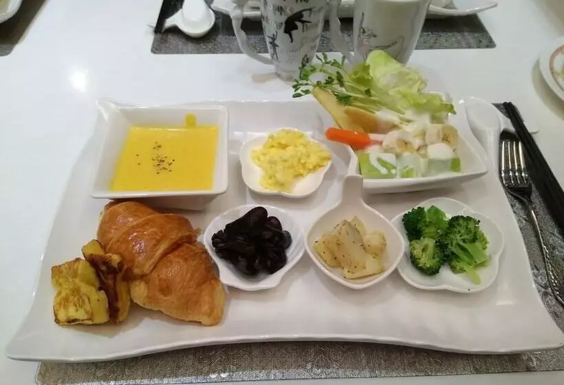 تختخواب و صبحانه Dancedoll House