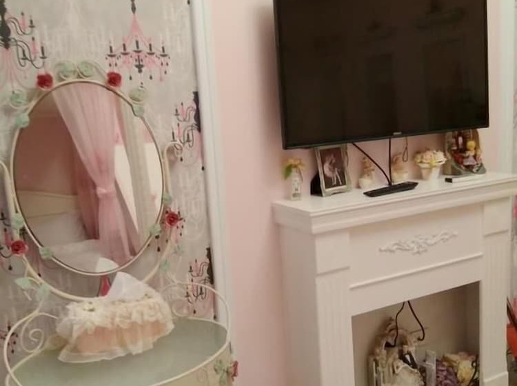 تختخواب و صبحانه Dancedoll House