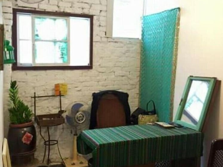 Century Green Lodge   Hostel