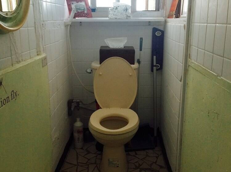 Century Green Lodge   Hostel