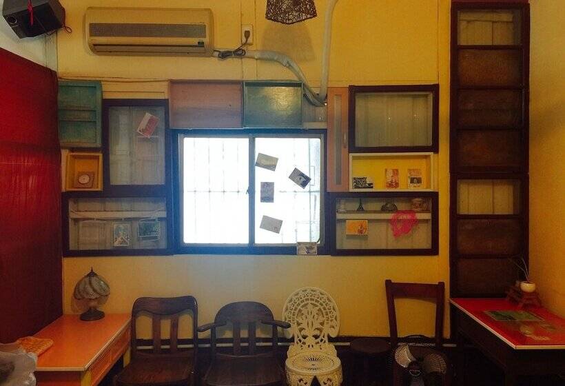 Century Green Lodge   Hostel