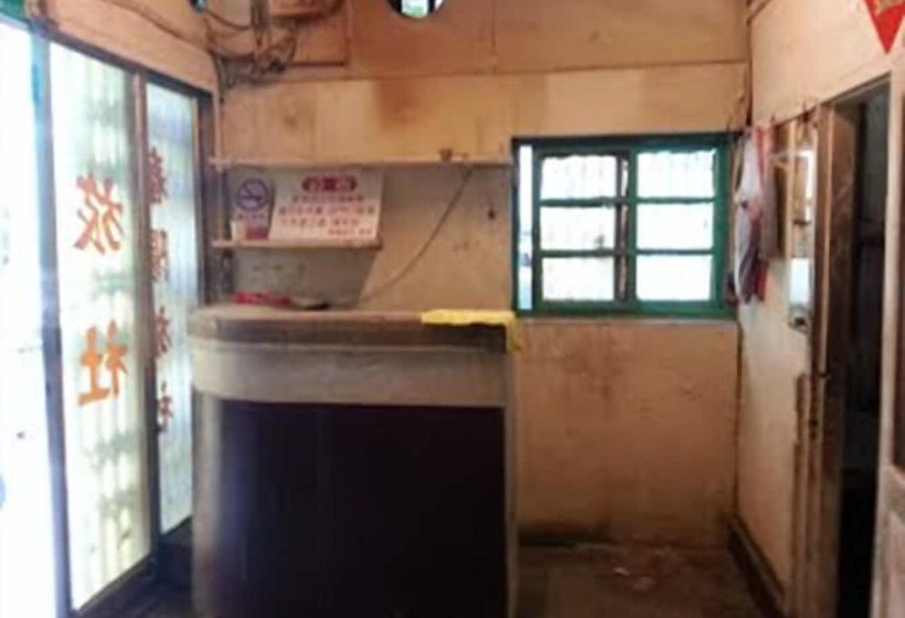 Century Green Lodge   Hostel