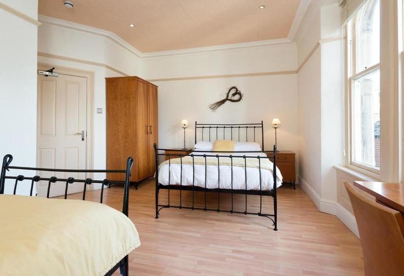 Hostal Keswick Lake Road Apartments