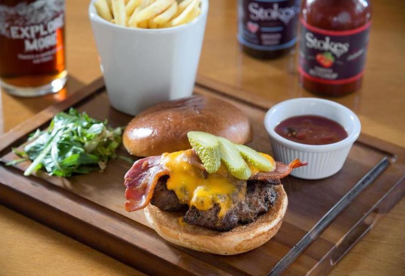 Hostal Keswick Lake Road Apartments