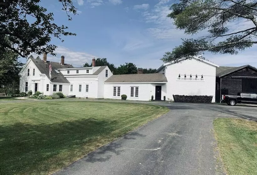 Hostelli The Orchard House & Cafe