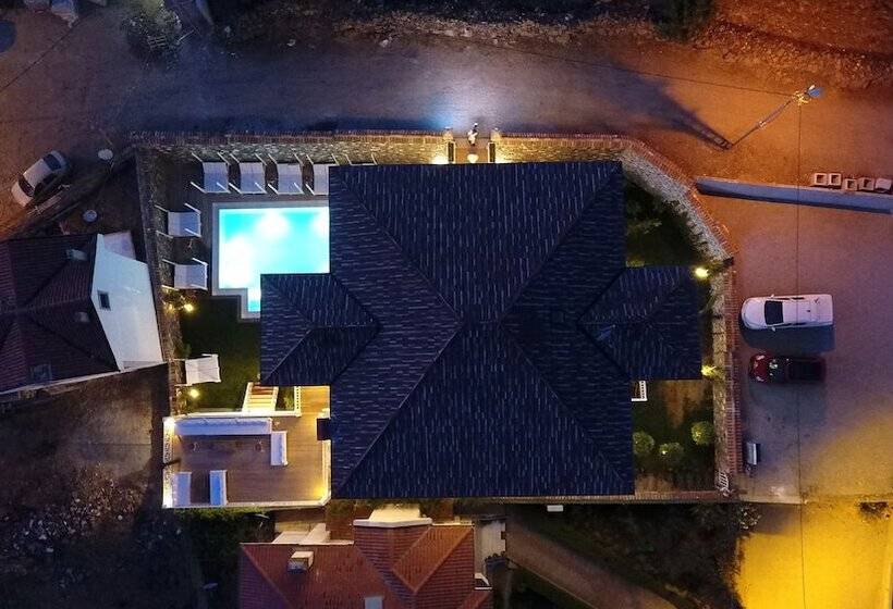 בית מלון כפרי Cunda Pur Beyaz