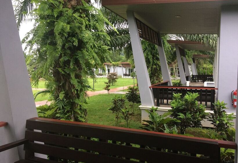 هتل Khaolak Mountain View