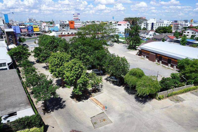 בית מלון כפרי Maihom Resort Dechatiwong Bridge