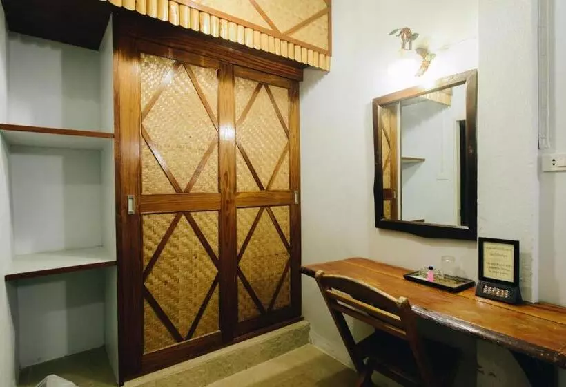 ホテル Pakmeng Resort