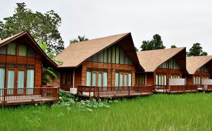 Отель Rice Farm Villa Suratthani