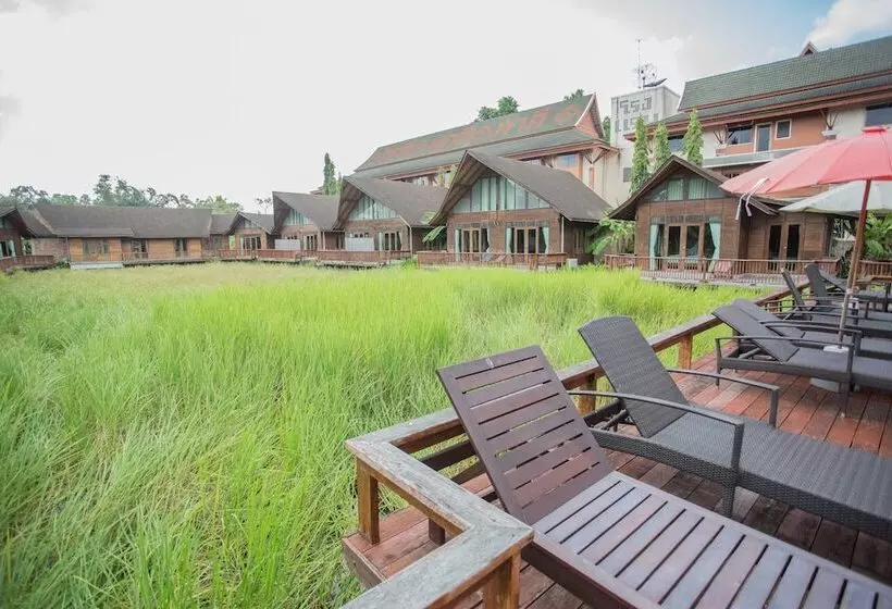 هتل Rice Farm Villa Suratthani