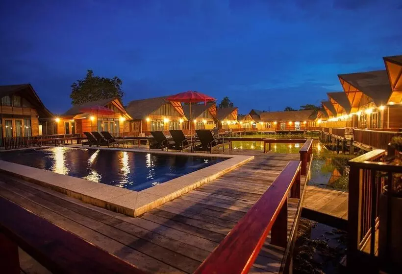 هتل Rice Farm Villa Suratthani