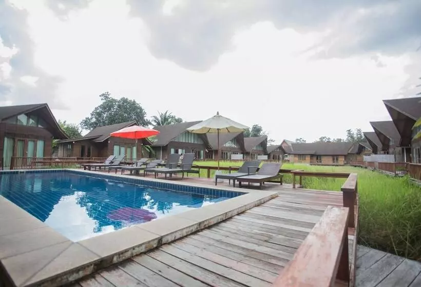 هتل Rice Farm Villa Suratthani