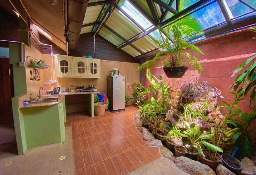 هتل Shanti Lodge Phuket