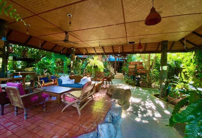 هتل Shanti Lodge Phuket