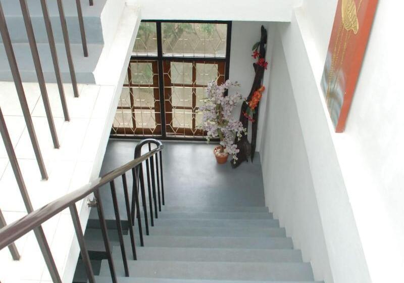 پانسیون Sea & Sand Guesthouse And Restaurant