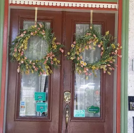 ベッドアンドブレックファースト The Magnolia House Inn