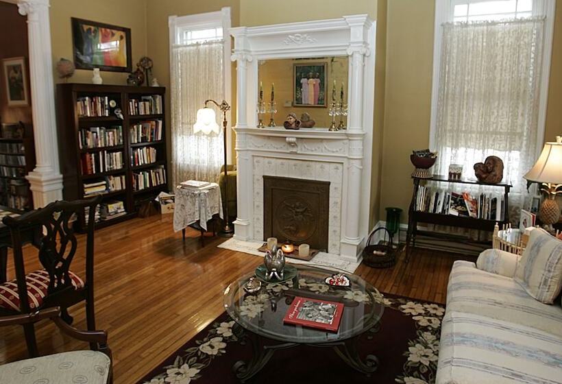 مبيت وإفطار The Magnolia House Inn