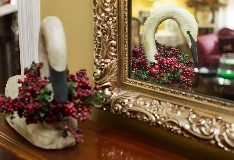 ベッドアンドブレックファースト The Magnolia House Inn