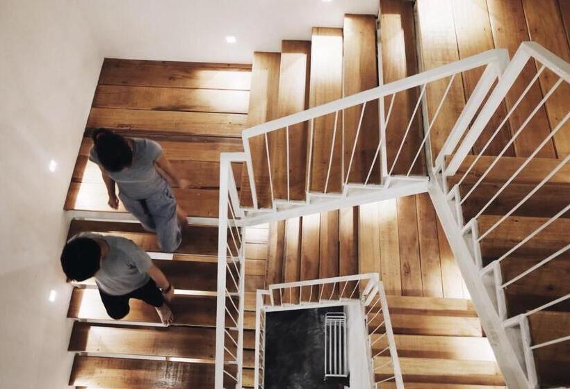 Borbaboom Phuket Poshtel & Hostel