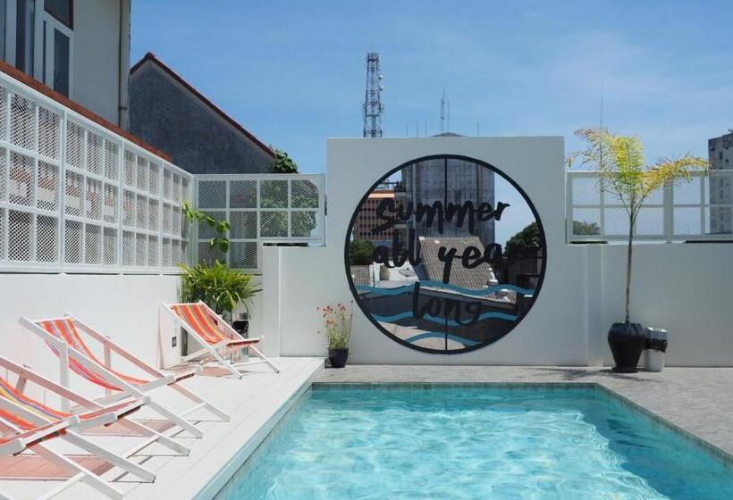 Borbaboom Phuket Poshtel & Hostel