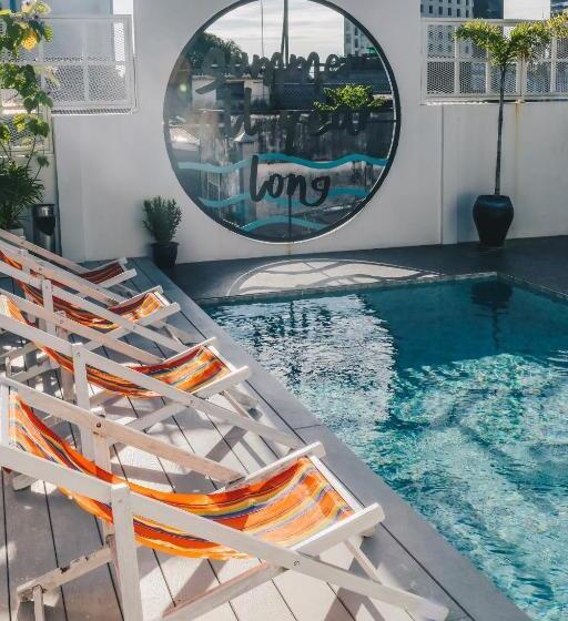 Borbaboom Phuket Poshtel & Hostel