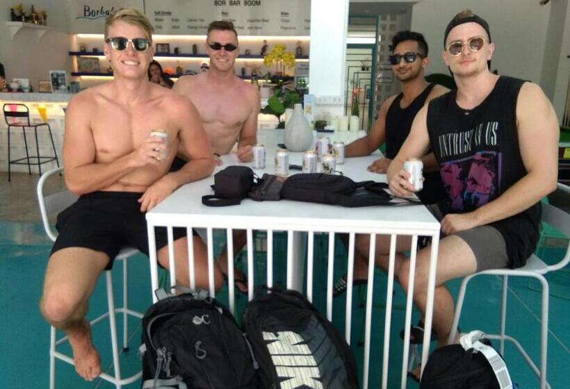 Borbaboom Phuket Poshtel & Hostel