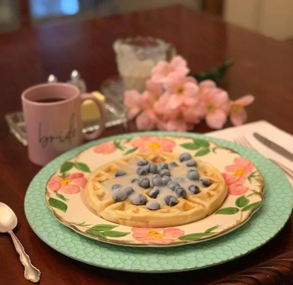 Commodore Bed & Breakfast