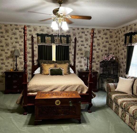 Commodore Bed & Breakfast