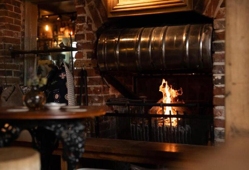 فندق The Five Bells Inn