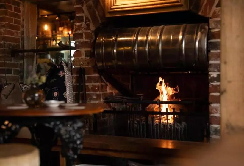 ホテル The Five Bells Inn
