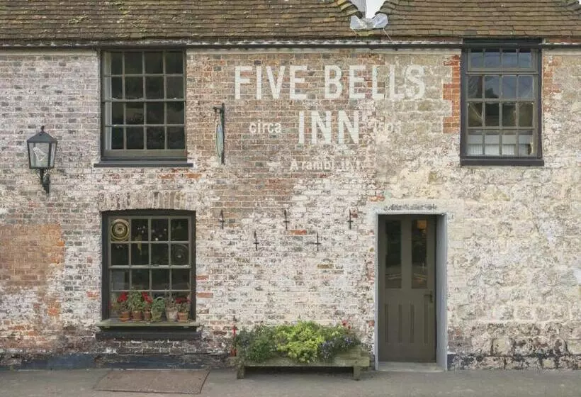 ホテル The Five Bells Inn