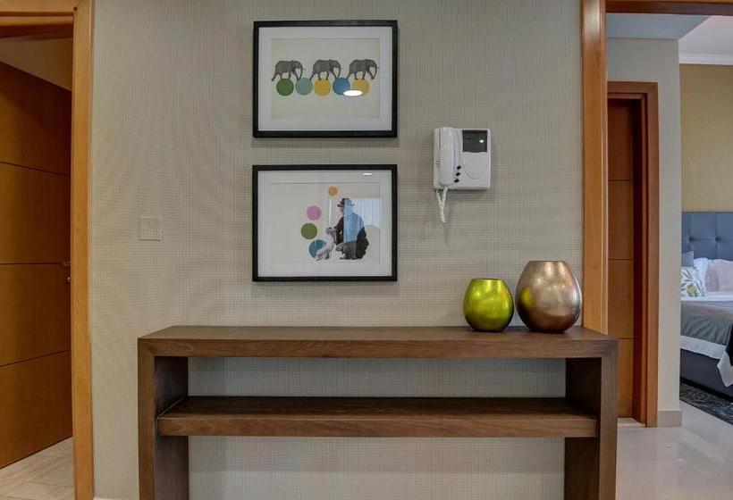 Ocean Heights Exquisite One Bedroom