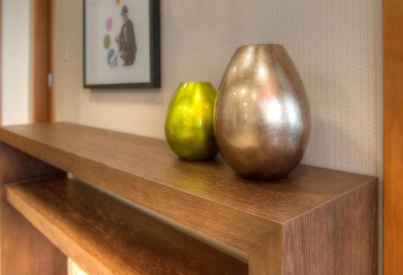 Ocean Heights Exquisite One Bedroom