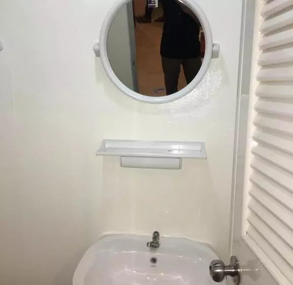 Majatalo Lucky Guest House