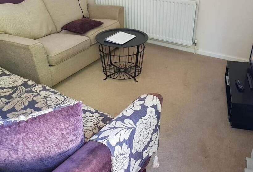 The Lamb And Flag Inn