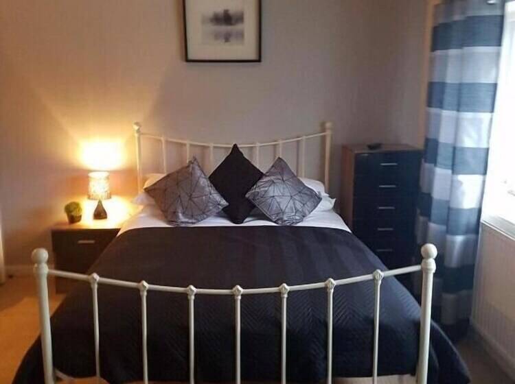 The Lamb And Flag Inn