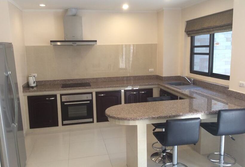 Baan Somprasong Apartment Na Jomtien